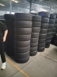 Pneu routier 245/45R19, confort silencieux, pneu radial toutes saisons pour voiture de luxe, SUV familial, <span class=keywords><strong>prix</strong></span> de gros - Product Image 3