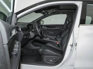 JX Auto Geely Coolray SUV, Vehículo Nuevo a Gasolina, Caja de Cambios, Volante a la Izquierda, Tracción Delantera, Emisión Euro 6 - Product Image 4