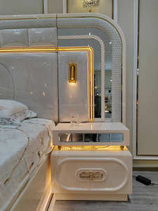 Cabecera de Espejo Tamaño King de Lujo Real, Elegante Juego de Muebles de Dormitorio con Acabado Brillante - Product Image 4