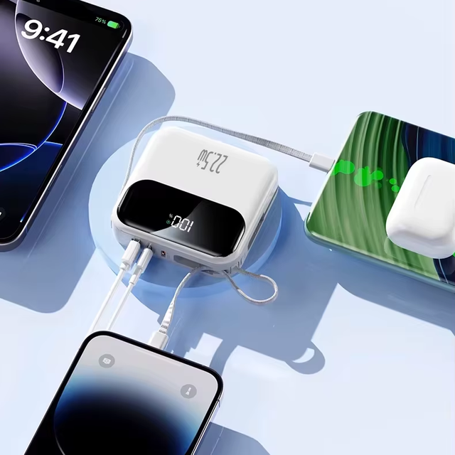 Portable 10000MAH 20000MAH PD22.5W 65W 100W Keychain Power Bank Wholesales OEM Display Wireless PowerBanks With Cable for Iphone