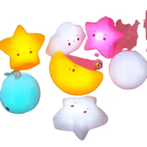 Vente en gros de lampe de table en forme d'oeil de dessin animé en silicone commande petite veilleuses de chevet en forme de poussin