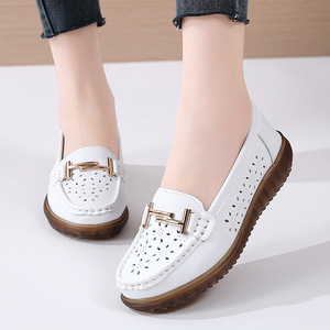 Nouvelles Chaussures Souples à Semelle Souple pour Femmes Âgées, Modèle Automne, Grande Taille, Respirantes et Antidérapantes, à Enfiler, avec Design Creux - Product Image 3