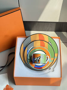 Cadeau de Noël, assiettes de service en céramique vintage, vaisselle en porcelaine, ensemble d'assiettes et de tasses à café - Product Image 6