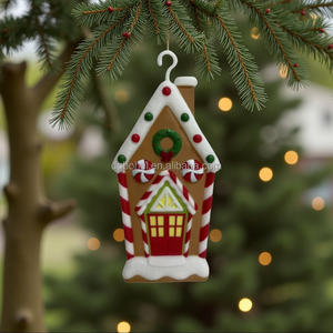 ของตกแต่งบ้านรูปบ้านขนมปังขิงขนาด 10 นิ้ว สำหรับแขวนในเทศกาลคริสต์มาส พร้อมไฟประดับ - Product Image 4