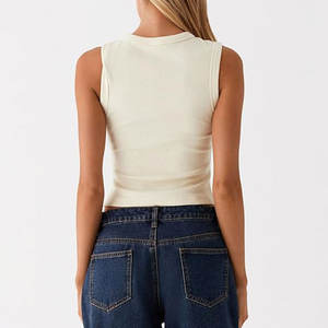 Camiseta sin mangas con botones blancos beige cremosos de alta moda con logotipo bordado personalizado Tops acanalados recortados 2x2 - Product Image 4