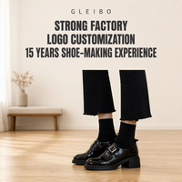 Mocassins noirs en cuir verni pour femme avec logo personnalisé, bride à boucle, bout carré et talon bloc épais, à enfiler, pour le bureau ou les occasions habillées