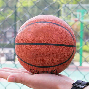 Ballon de <span class=keywords><strong>basket</strong></span> gravé pour équipe # 1 mini souvenir pour les cadeaux des demoiselles d'honneur, souvenirs du porteur d'alliances, thèmes sportifs de <span class=keywords><strong>mariage</strong></span> et cadeaux pour le témoin - Product Image 3