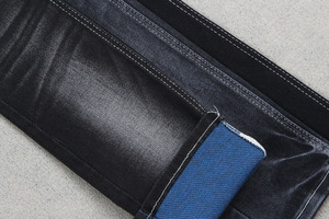 Tela vaquera de sarga grande para hombre, color negro, con azul en el reverso - Product Image 2