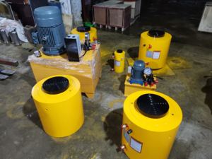 Cric hydraulique à double action pour essai de charge de pieux 500 tonnes - Product Image 5