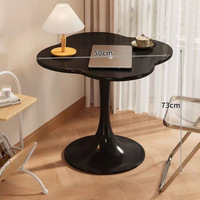 Table basse décorative moderne en forme de trèfle pour salon de thé, restaurant, balcon, petit appartement, canapé