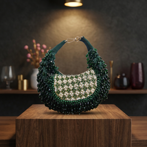 Sac de soirée demi-lune perlé avec anse en anneau, perles vertes et blanches scintillantes, élégant sac à main de fête - Product Image 2