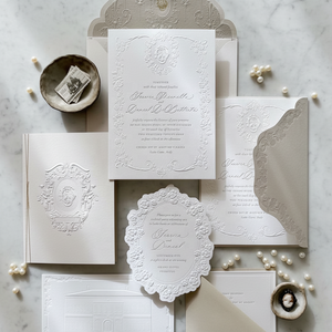 Set <span class=keywords><strong>di</strong></span> Inviti <span class=keywords><strong>di</strong></span> Lusso Personalizzati con <span class=keywords><strong>Carte</strong></span> e Buste su Carta Artistica da 600g, Goffrata e Debossata, per Matrimoni in Villa o Castello - Product Image 1
