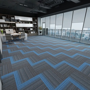 Dalles <span class=keywords><strong>de</strong></span> <span class=keywords><strong>moquette</strong></span> modulaires en nylon géométriques <span class=keywords><strong>de</strong></span> luxe 50x50cm, tapis <span class=keywords><strong>de</strong></span> sol robustes pour bureaux et espaces commerciaux - Product Image 3