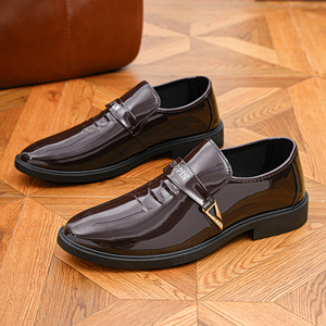 Chaussures habillées tendance en cuir PU pour hommes grandes tailles, brillantes, décontractées, à enfiler, à bout pointu, polyvalentes pour jeunes - Product Image 3