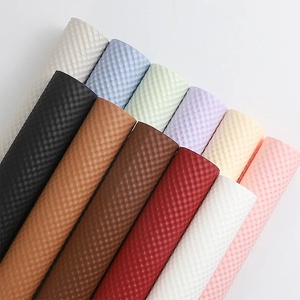กระดาษห่อดอกไม้แบบม้วนคู่ ลายนูน  รักษ์โลก รีไซเคิลได้ ขนาด 50x50 ซม. อุปกรณ์จัดดอกไม้สำหรับร้านดอกไม้ - Product Image 1