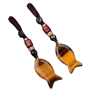 Wholesale 38mm Natural Fengshui Energy Meditation Tiger Eyes Crystal Gemstone Creative Weaving Mini Fish Pendant Keyring Gift