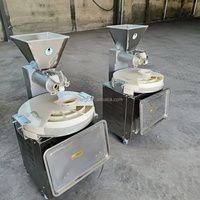 Machine à diviser et à arrondir la pâte, hautement recommandée par les chefs, pour la préparation de boulettes de pâte, de pains et de brioches.