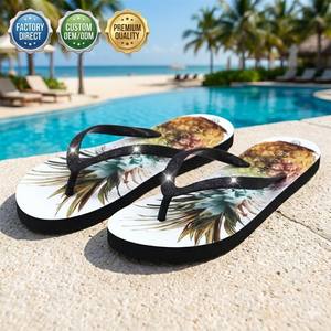 Chanclas de mujer con estampado tropical de piña de moda, con tiras brillantes, sandalias suaves para la playa, venta al por mayor, pantuflas personalizadas - Product Image 1