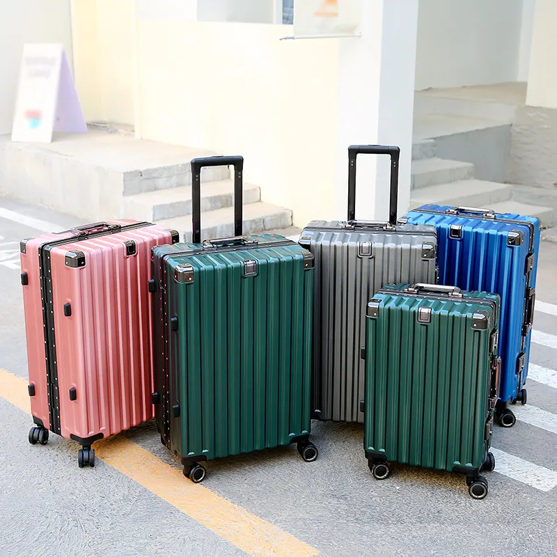 Prix bon marché d'usine Pc Style coque rigide bagages sacs de voyage en plein air valises ensemble de bagages avec logo personnalisé