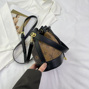 Sac à bandoulière tendance en PU souple, style seau, avec doublure en polyester - Product Image 5