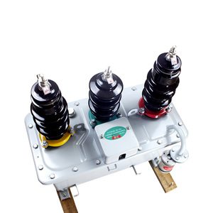 กล่องวัดพลังงานไฟฟ้าแรงสูงกลางแจ้ง JLS-10 10kV แบบจุ่มน้ำมัน CT+VT รวมในตัว ระดับความแม่นยำ 0.2S มาตรฐาน IP54 ติดตั้งบนเสา <span class=keywords><strong>IEC</strong></span> <span class=keywords><strong>61869</strong></span> - Product Image 2