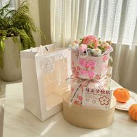 Buket genggam, bunga mawar gaya harum kecil dan anyelir produk ulang tahun kreatif rajutan tangan