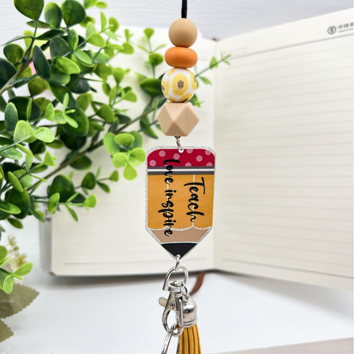 New Hot-Selling Silicone Bead Lanyard with Adorable Acrylic Pencil Pendant Lanyard Keyring with Badge Holder