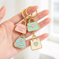 Porte-clés créatif en alliage de zinc style dessin animé, étanche, cadeau promotionnel mignon, pendentif décoratif, vente en gros personnalisée