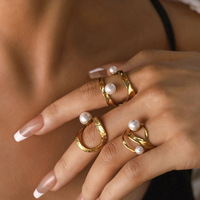 Bague Gaovo en acier inoxydable plaqué or 18 carats avec perle et motif feuille double couche pour femme