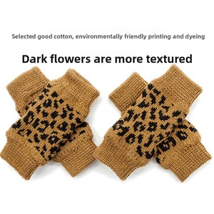 Jianbo 1Pet Fabricant Coton Hiver Sport Style Pet Genouillères Chaudes <span class=keywords><strong>Chien</strong></span> Chaussettes Solide Pied Couvre Vente En Gros pour Teddy Caniche - Product Image 3