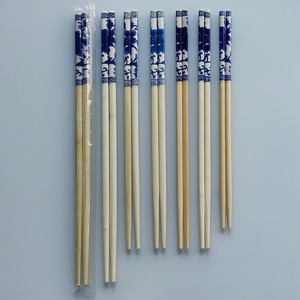 Palillos de porcelana azul y blanca desechables de bambú, empaquetados individualmente para hoteles, hogares y viajes. - Product Image 4