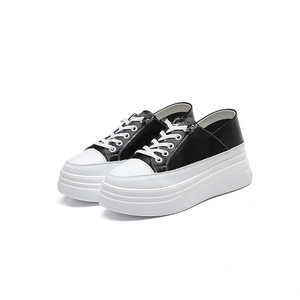 Baskets blanches pour femmes à talons intégrés Printemps-Été 2026 Légères Respirantes en Cuir Véritable Plateforme Style Double Usage - Product Image 1