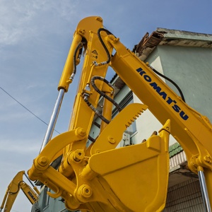 Excavadora de cadenas pequeña Komatsu PC40MR de segunda mano con pocas horas de trabajo para construcción urbana, paisajismo y trabajo agrícola - Product Image 4