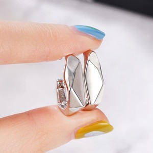Orecchini a Perno Quadrati alla Moda per Donne, Accessori per Orecchie Geometrici Irregolari per Uso Quotidiano, Outfit Casual e Regalo - Product Image 5