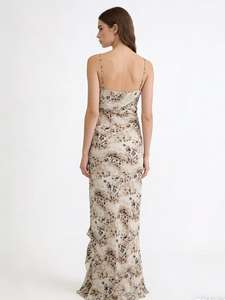 Abito <span class=keywords><strong>lungo</strong></span> <span class=keywords><strong>leopardato</strong></span> con scollo all'americana, vita aderente e gonna lunga, stile streetwear, in acetato ecologico - Product Image 2