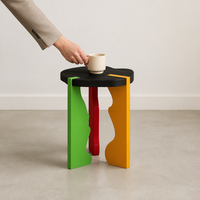 Table d'appoint en bois d'inspiration artistique, pieds découpés abstraits et colorés, meuble d'appoint minimaliste pour salon et chambre, Guangdong Interior