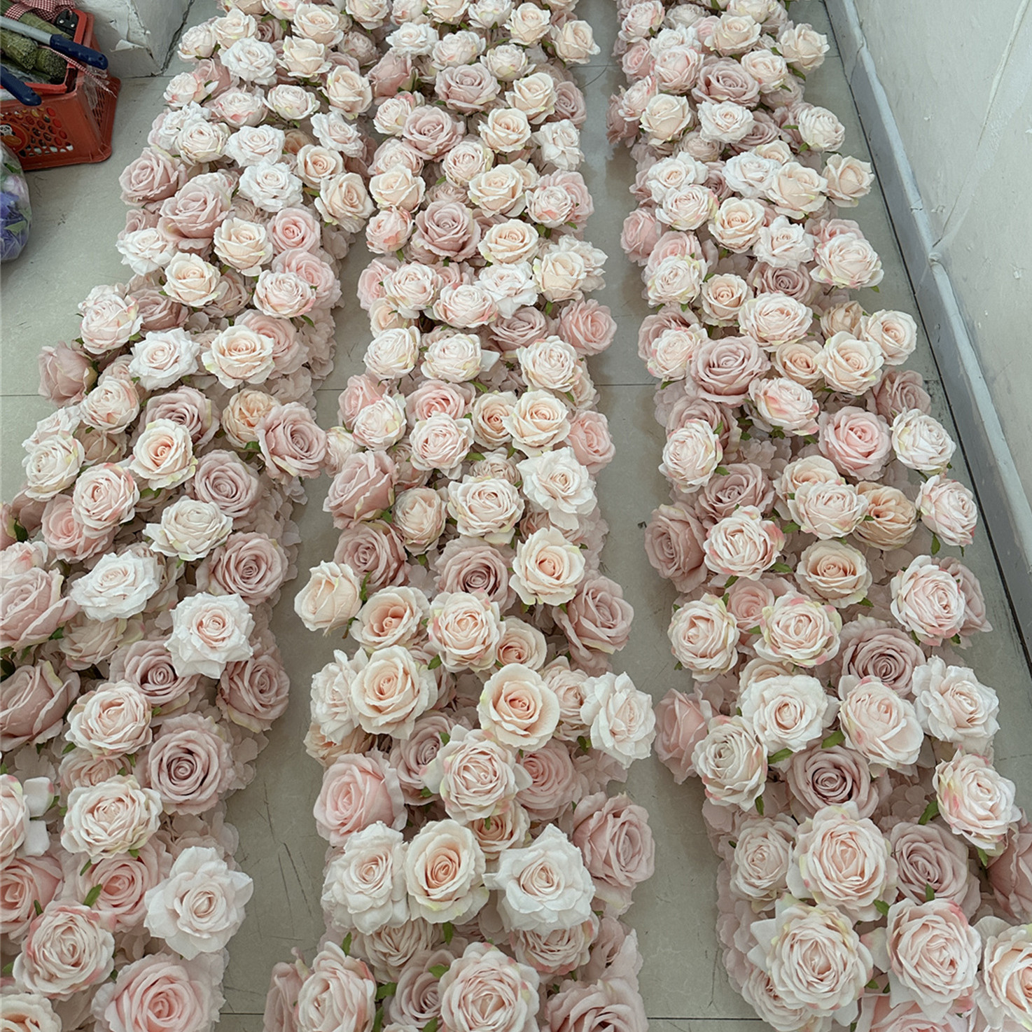 Corridore di fiori rosa blush da 10 piedi