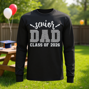 T-shirt a maniche lunghe per papà senior, classe 2026, design a quadretti, regalo per padre laureato orgoglioso - Product Image 3