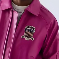 Blouson Bomber Vintage Personnalisé OEM pour Homme avec Patch Brodé, Fermeture Éclair, Manches et Ourlet Côtelés, Logo Frontal Style Urbain, Coupe-Vent