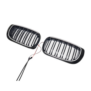 Parrilla iluminada de doble línea para BMW E46 2002-2005, material ABS con clips para versión de 4 puertas - Product Image 4