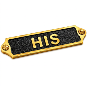 Plaque de porte vintage en laiton pour toilettes, panneau décoratif en métal pour nom de salle de bain, plaque murale pour hôtel, bureau, ou salle de bain - Product Image 1