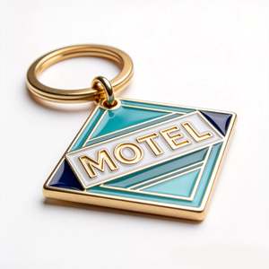 Porte-clés en métal vintage style motel, émail dur, pour la promotion des hôtels de charme et la vente de souvenirs en gros - Product Image 1