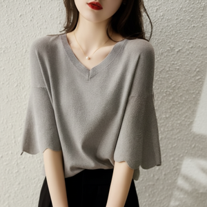 T-shirt en tricot d'été pour femmes coupe ample à manches courtes haut à col en V avec manches pétales réfrigérateur pull fin en tricot - Product Image 1