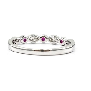Anillo Delicado Clásico de Oro Blanco de 18K, Anillo Fino de Alta Calidad con Engaste de Diamantes de Corte Brillante y Rubí para el Día de la Madre - Product Image 3