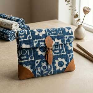 Funda para Tablet Boho de 11 Pulgadas Hecha a Mano con Estampado Artesanal, Funda para Portátil Multicolor, Portadocumentos Acolchado - Product Image 5