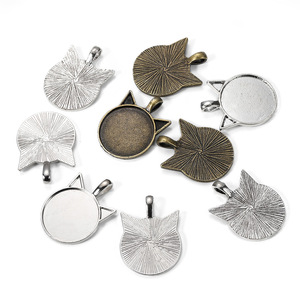 Base para colgante con orejas de gato, 25 mm, aleación vintage, accesorios de joyería DIY para hacer collares, color bronce antiguo y plata. - Product Image 2