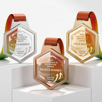 Médaille personnalisée en alliage de zinc avec cristal hexagonal, gravée sur mesure, récompense Innovation Excellence, or, argent, bronze, cérémonie