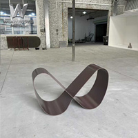 Base de table basse commerciale de luxe en métal, forme infini croisée, mobilier moderne pour projet de hall d'hôtel