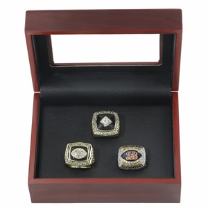 Set <span class=keywords><strong>de</strong></span> Anillos <span class=keywords><strong>de</strong></span> Campeonato <span class=keywords><strong>de</strong></span> la AFC <span class=keywords><strong>de</strong></span> los Cincinnati Bengals (1981, 1988, 2021), Edición <span class=keywords><strong>de</strong></span> <span class=keywords><strong>Coleccionista</strong></span> <span class=keywords><strong>de</strong></span> la NFL <span class=keywords><strong>de</strong></span> 3 Piezas, Anillos <span class=keywords><strong>de</strong></span> Estilo Vintage a Moderno - Product Image 3