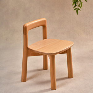 Nuovo stile cinese sgabello per bambini in stile semplice per bambini sedia piccola in <span class=keywords><strong>legno</strong></span> di quercia solido con schienale per neonati e bambini - Product Image 2